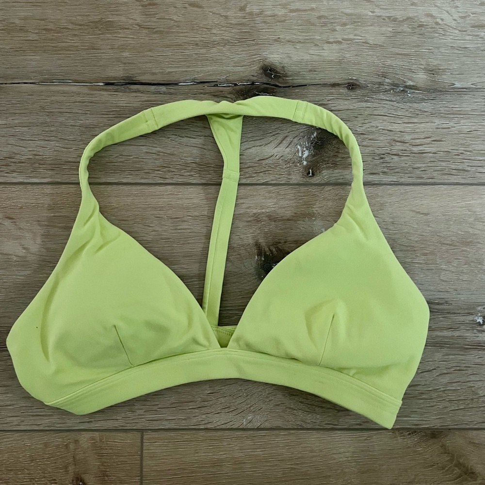 women’s medium sports bra - great condition